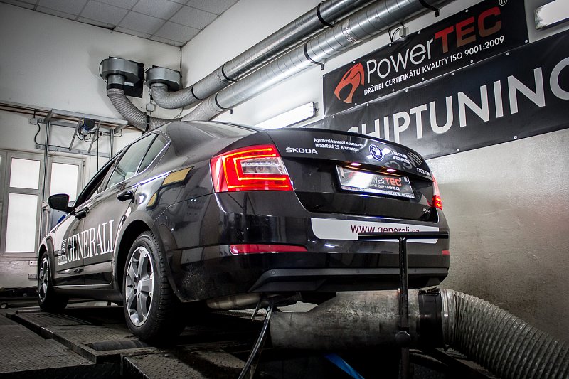 skoda-octavia-delphi-dcm62-cerna-dyno.jpg